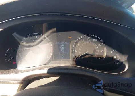 2011 Hyundai Genesis 4.6 z USA, uszkodzony, nr VIN KMHGC4DF4BU141740